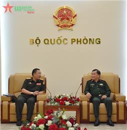 Thượng tướng Hoàng Xuân Chiến tiếp Tùy viên Quốc phòng Lào tại Việt Nam